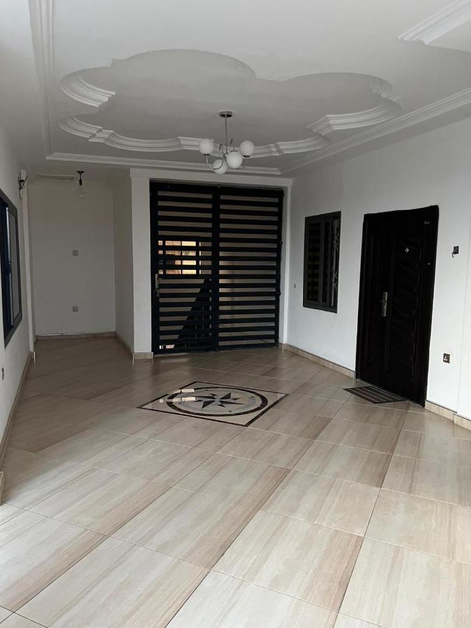 Adiebeba Baffour Apartments מראה חיצוני תמונה
