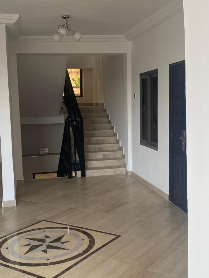 Adiebeba Baffour Apartments מראה חיצוני תמונה