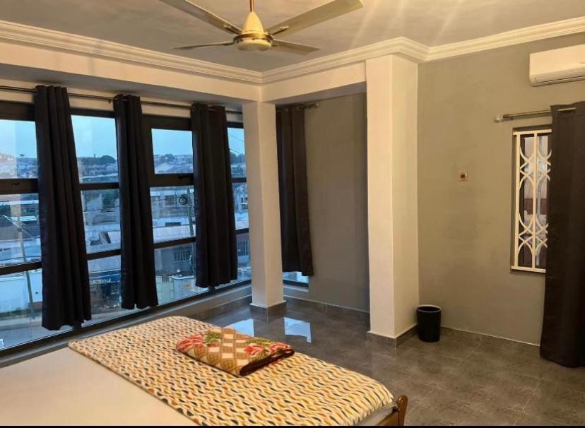 Adiebeba Baffour Apartments מראה חיצוני תמונה