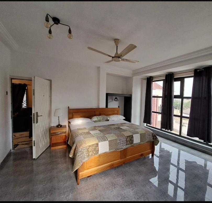 Adiebeba Baffour Apartments מראה חיצוני תמונה