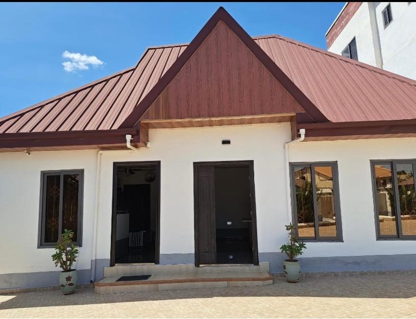 Adiebeba Baffour Apartments מראה חיצוני תמונה