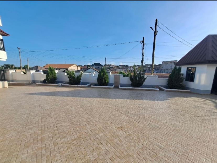 Adiebeba Baffour Apartments מראה חיצוני תמונה