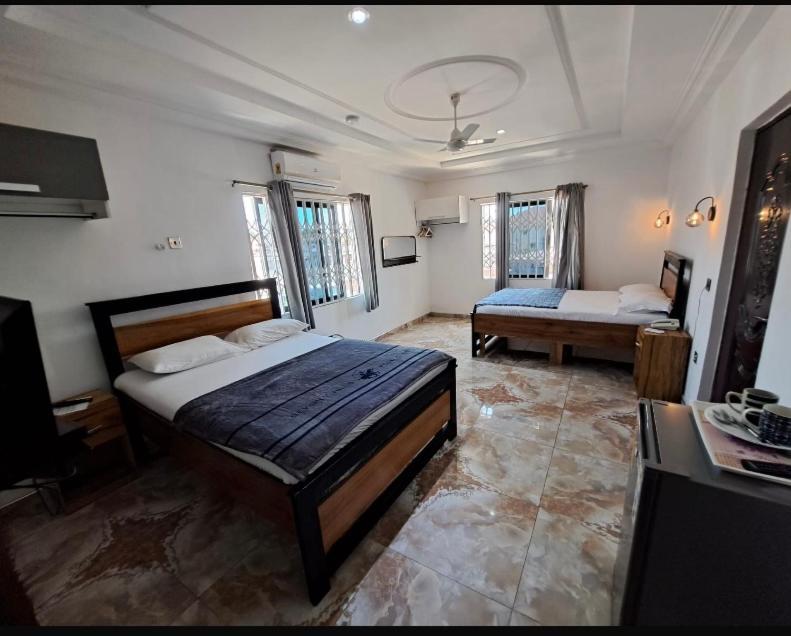 Adiebeba Baffour Apartments מראה חיצוני תמונה