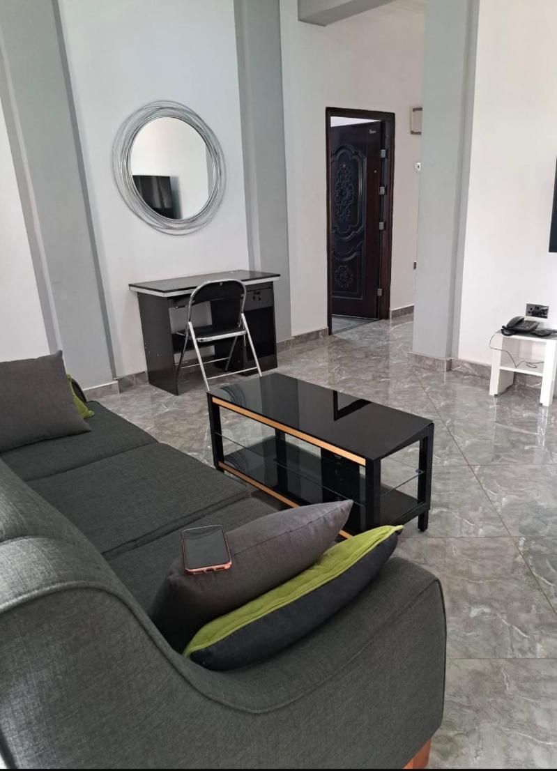 Adiebeba Baffour Apartments מראה חיצוני תמונה