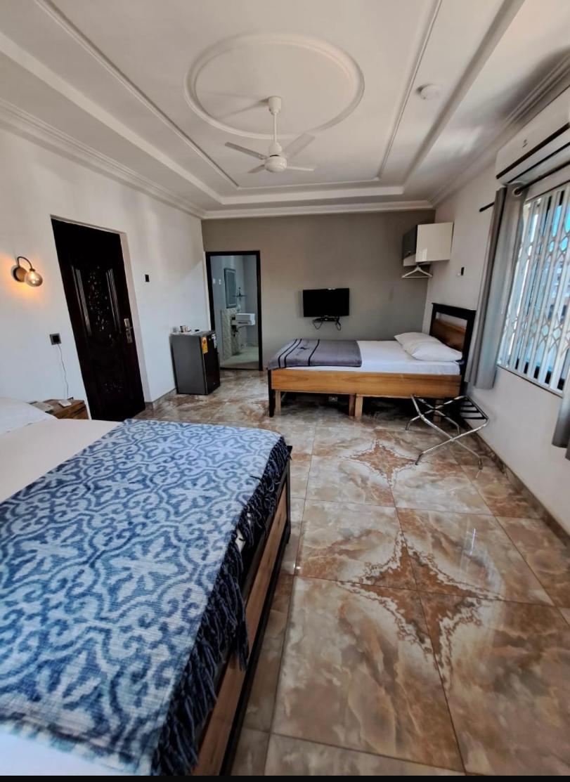 Adiebeba Baffour Apartments מראה חיצוני תמונה