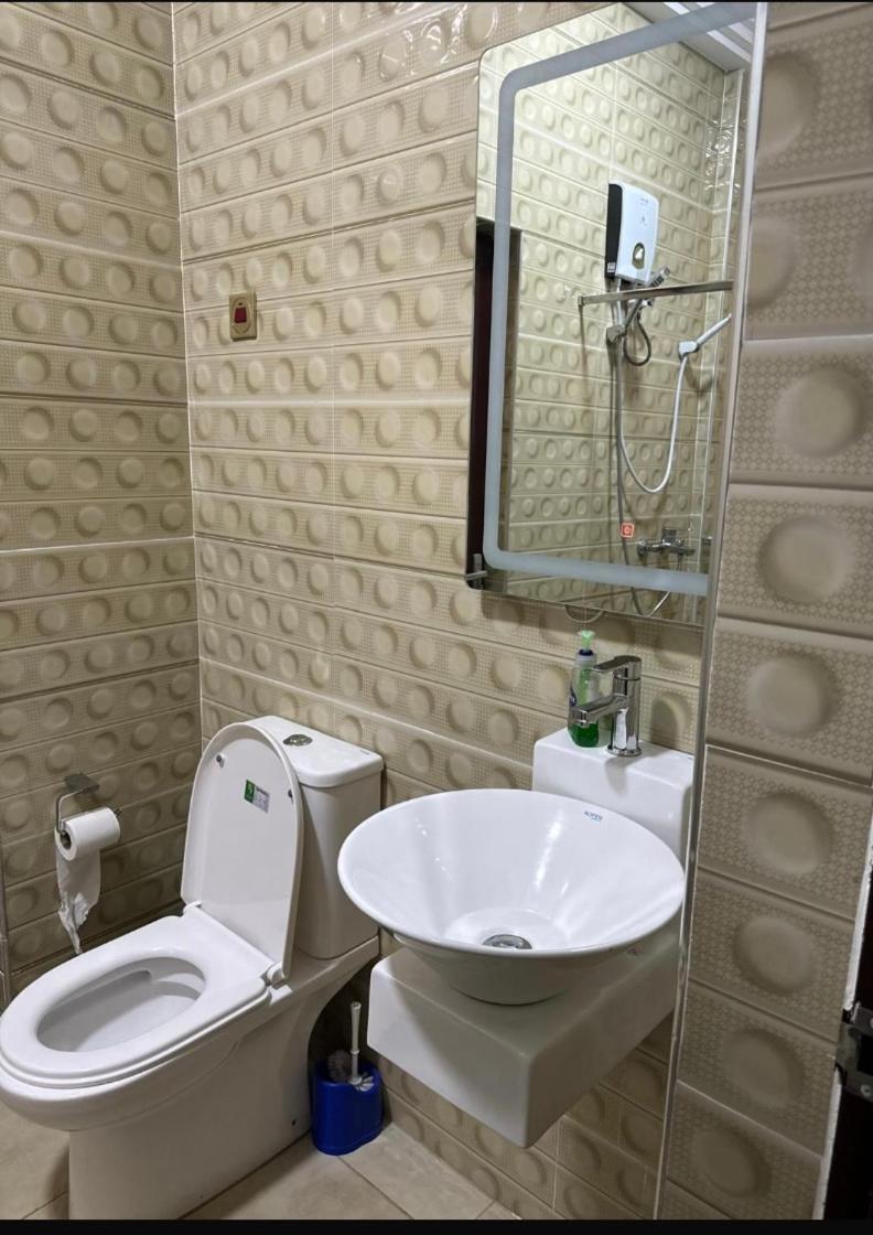 Adiebeba Baffour Apartments מראה חיצוני תמונה
