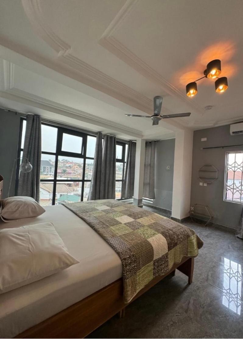 Adiebeba Baffour Apartments מראה חיצוני תמונה